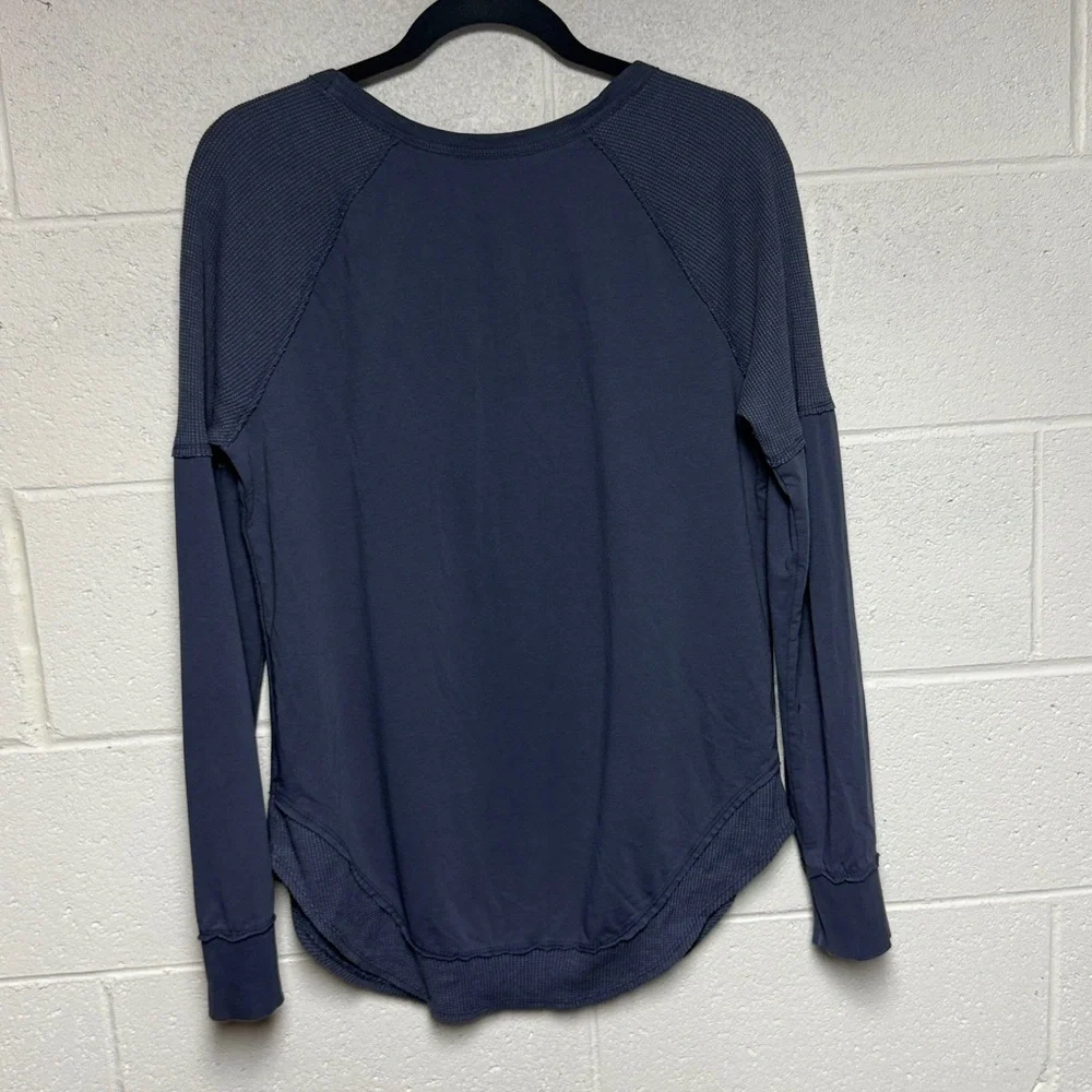 Women’s Te Verde Long Sleeve Blue Top Medium - Picture 6 of 6